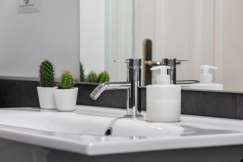 Appartamento Bilocale Zara - Stazione Centrale - Isola Design District 밀라노 외부 사진